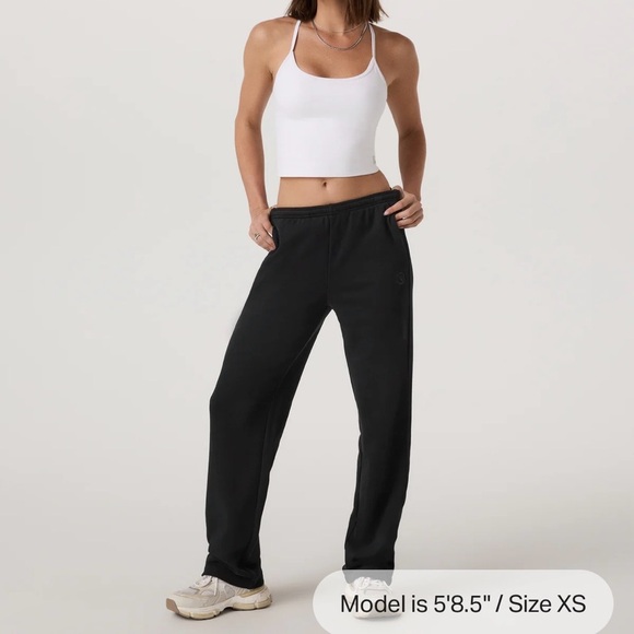 Vuori Pants - Vuori Sedona straight leg sweatpants regular size small , 30 inch inseam ,black.